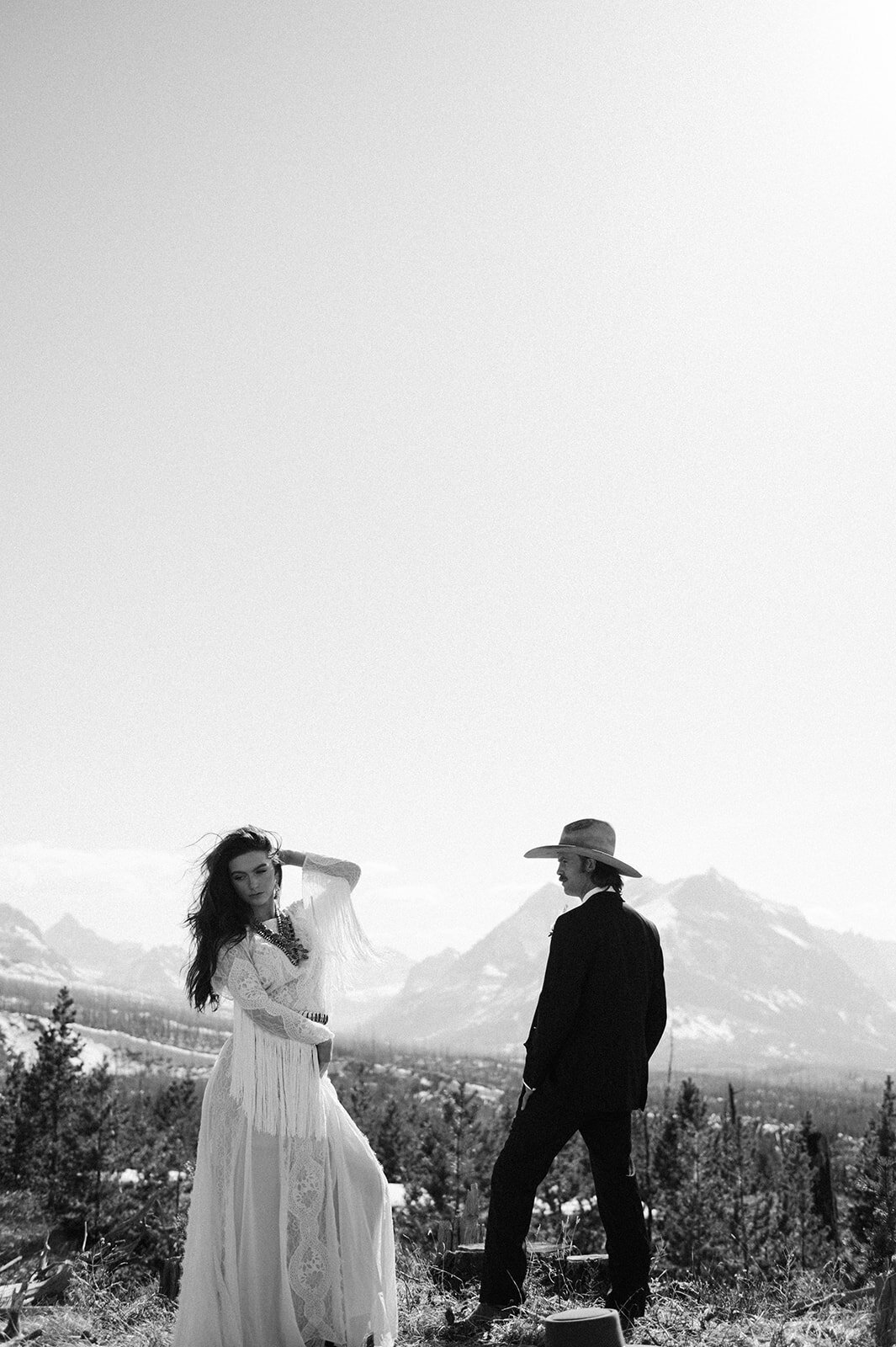 western-boho-glacier-park-elopement-presley-gray-photo-9727