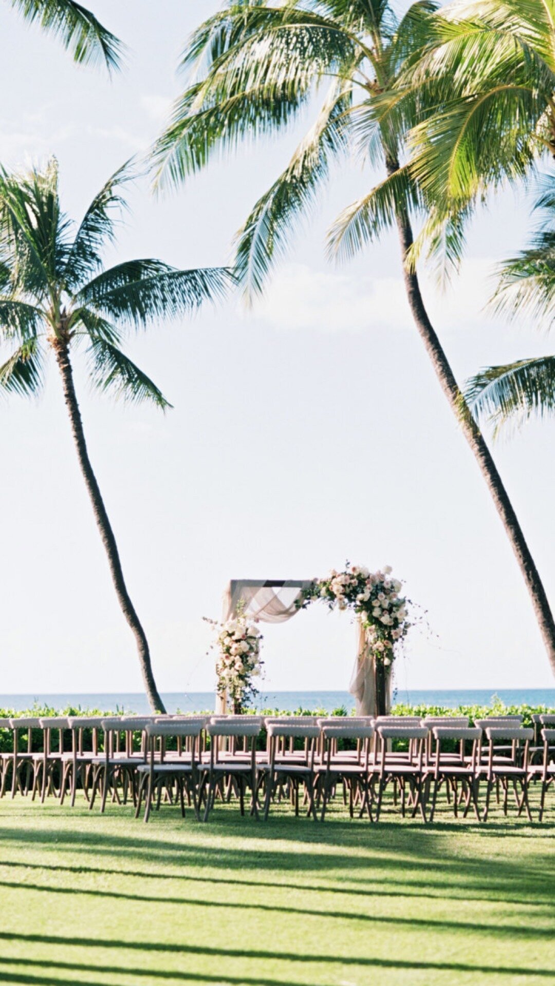 Hawaii-wedding-florist-lanikuhonua-wedding-venue