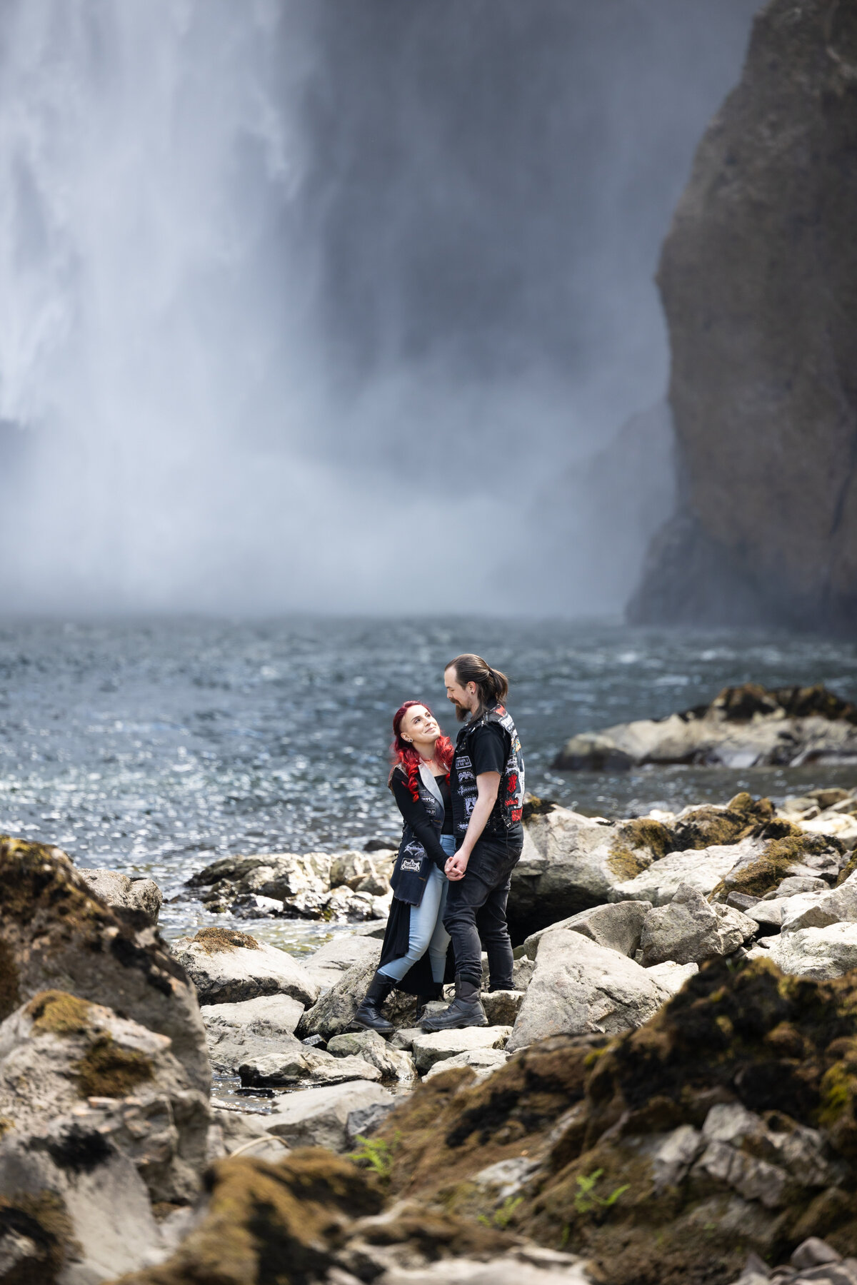 couples photo session at waterfall in snoqualmie washington
