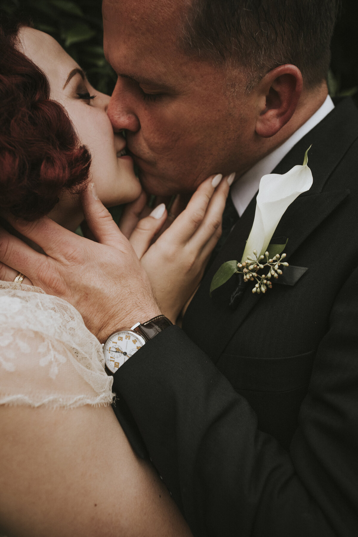 bride-and-groom-portraits-arizona-wedding-photographer-vintage-bride-diy-Iowa-wedding-Photographer-Playlife-Alaynna-Ann-Schwartz20230311_0630