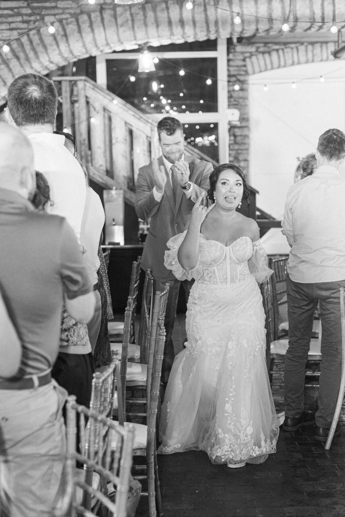 mayowood-stone-barn-wedding-35