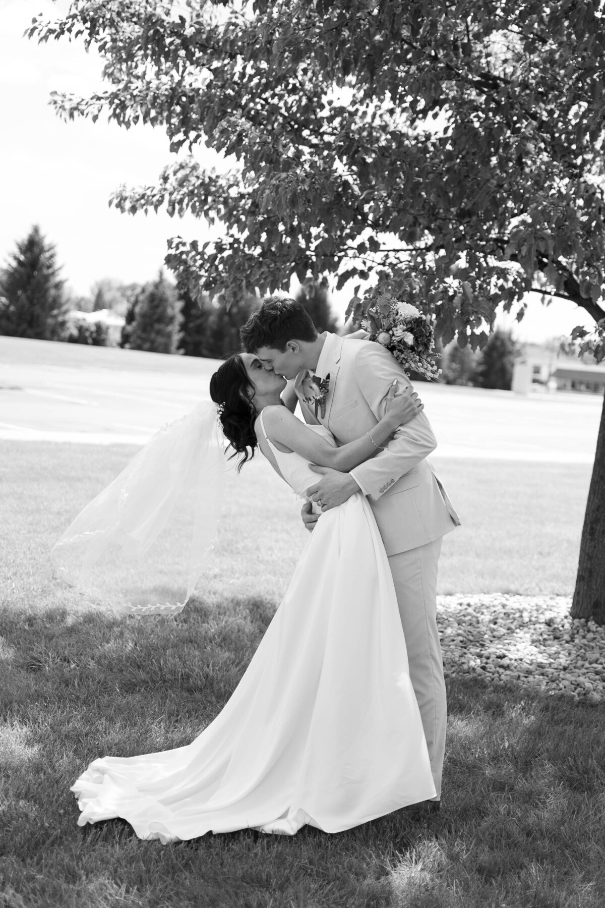 Taylor Elizabeth Photography Weddings and Lifetyle Photographer in Indiana Weddings Photo 5