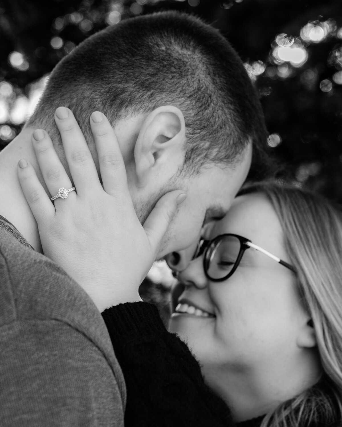 engagement-ring-closeup