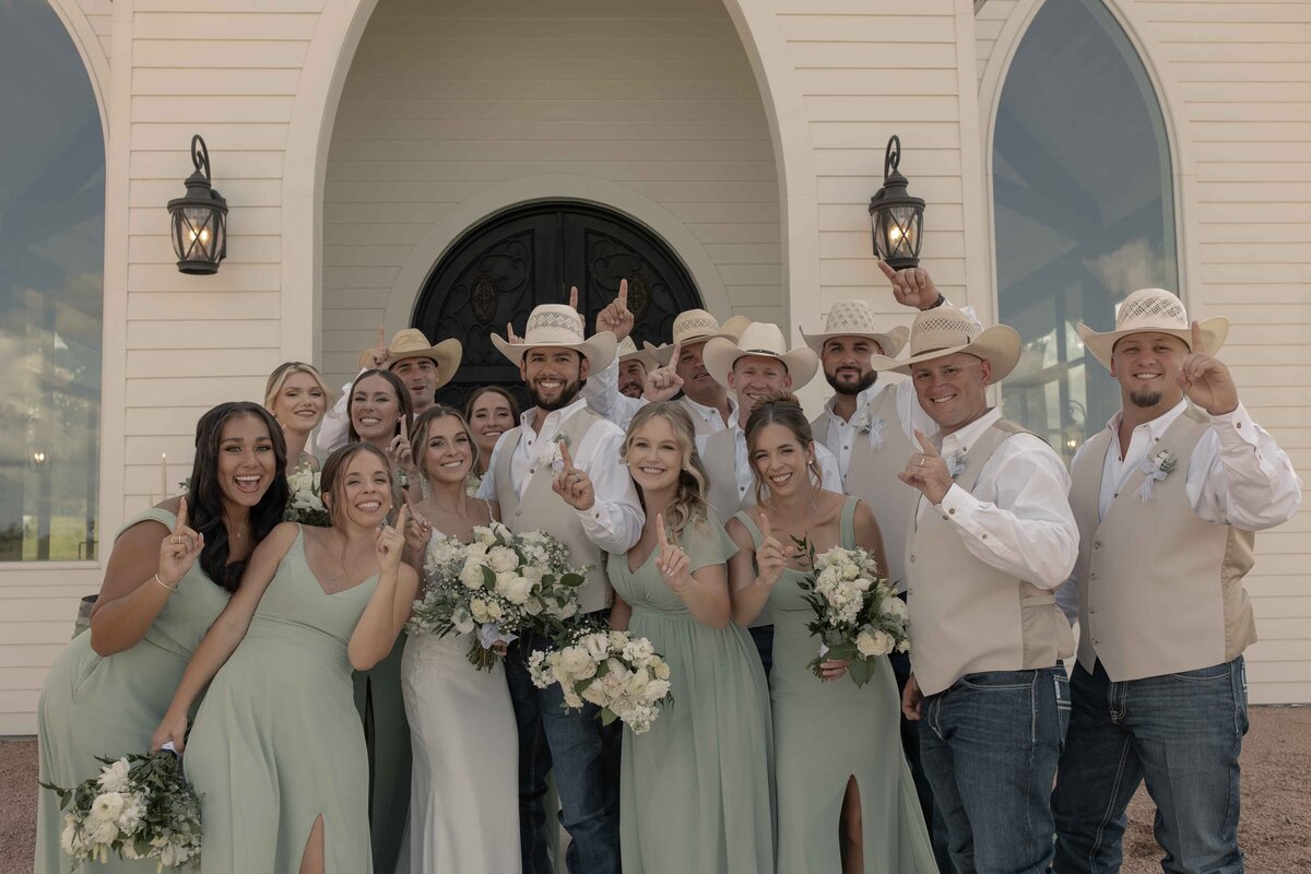 Dakota&Hope'sSneakPeeks-courtneyagaryphotography-31