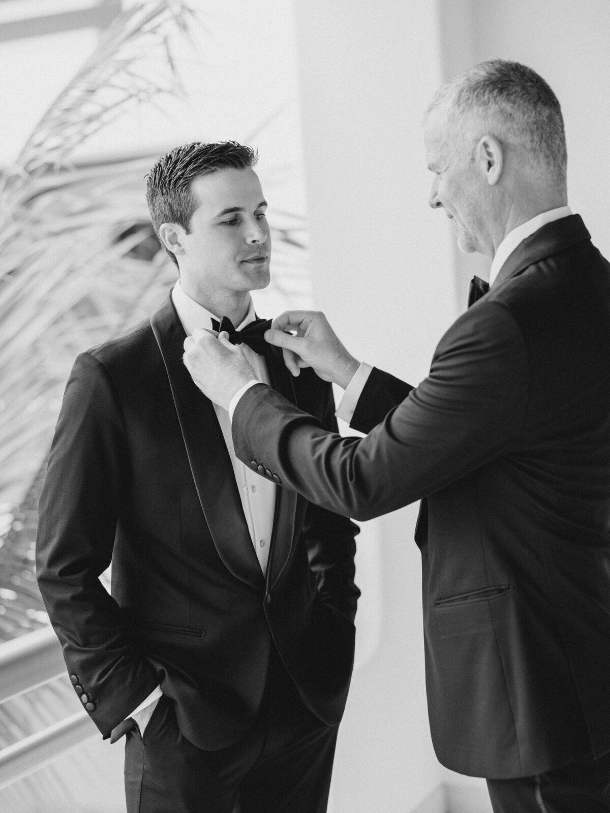 Zoe&Brody_FloraFarmsWedding_GroomGettingReady-20