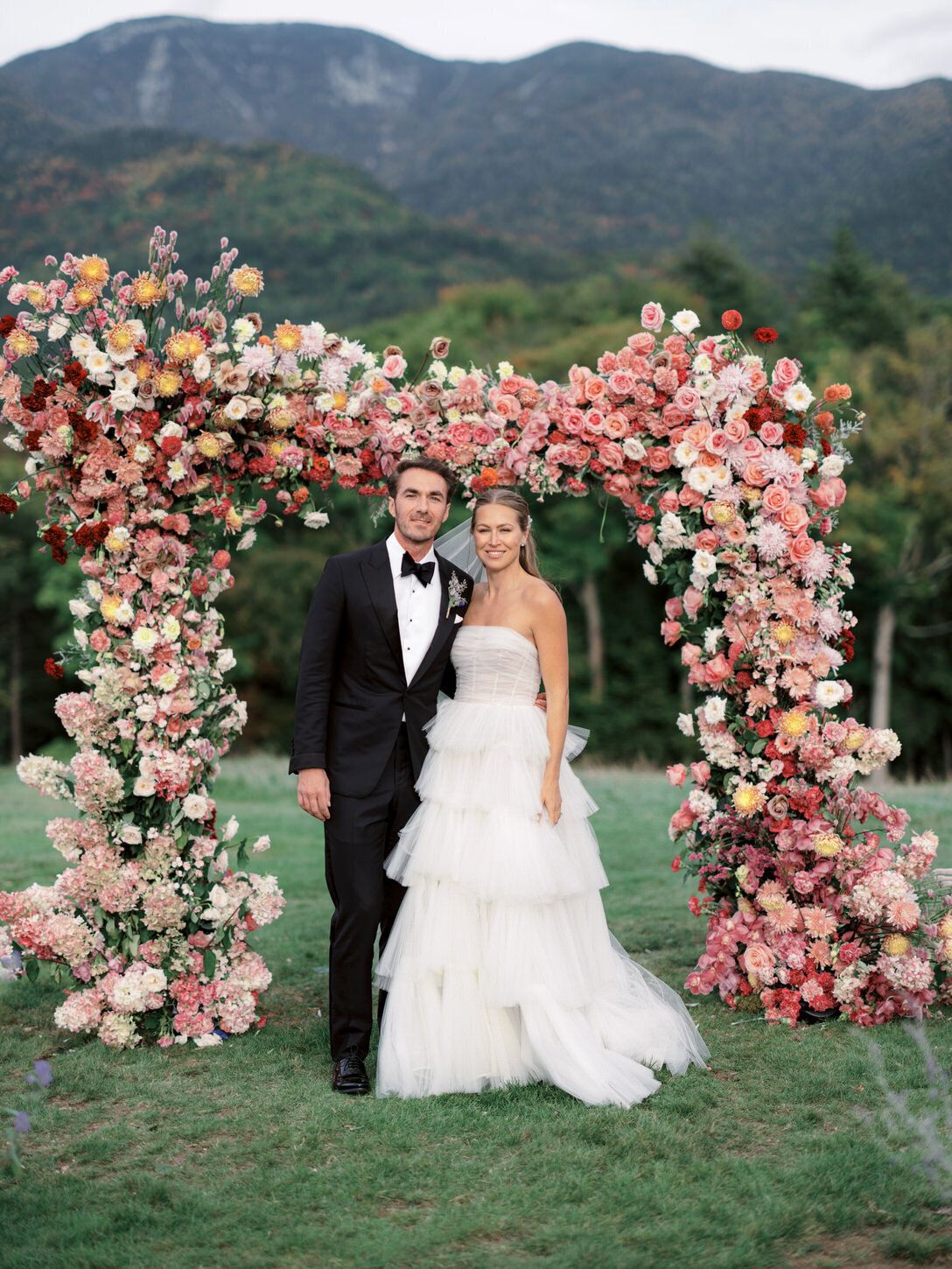 adirondack-mountain-wedding-30-reception-table-with-floral-details-by-hudson-botanica-and-curated-decor-by-jove-meyer-at-adirondack-mountain-wedding-jenny-fu-studio