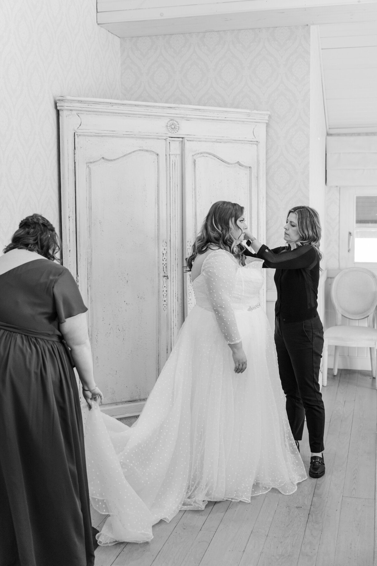 Bright-Florals-Pippin-Hill-Wedding-15