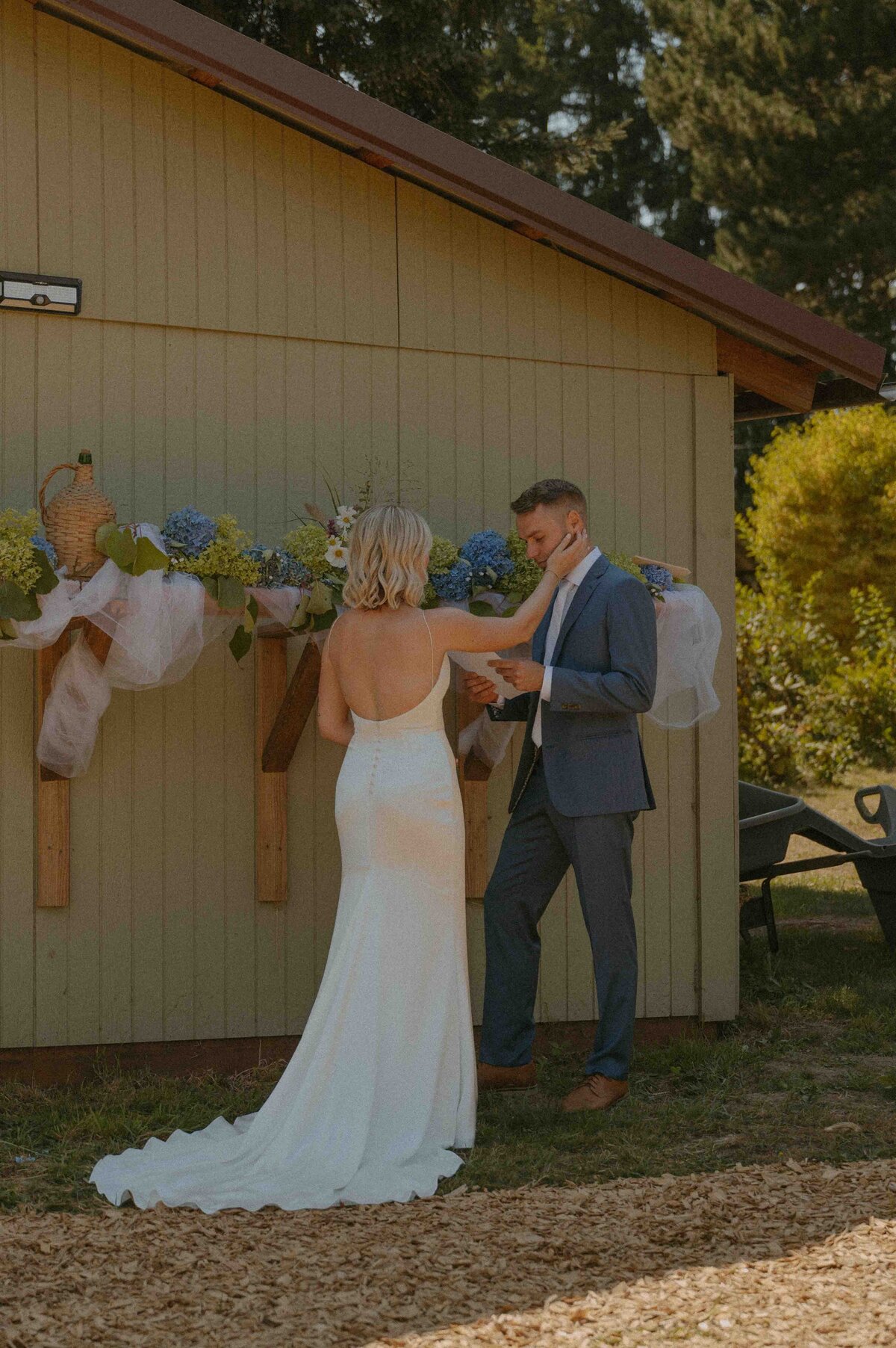 Oregon-Vineyard-wedding-photos-25