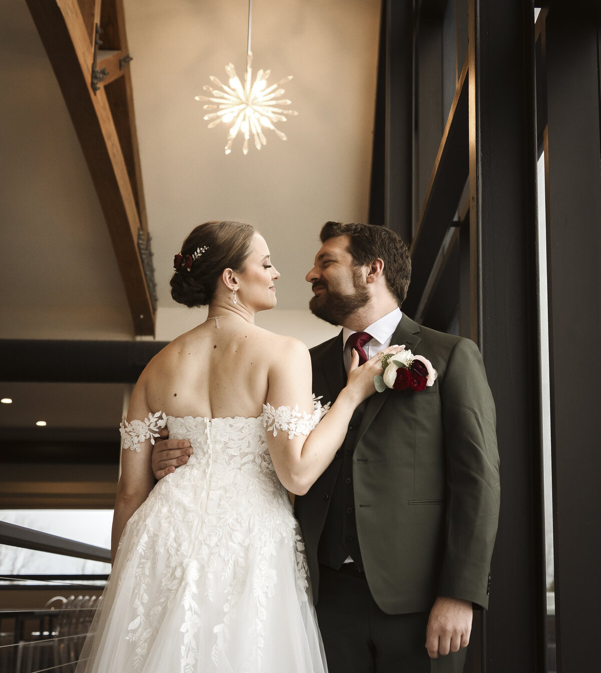 Buffalo, NY Rochester, NY and WNY wedding and engagement photographer. Jessica Stewart Photograpy The Sterling Clarence NY The Timberlodge Clarence NY Weddings
