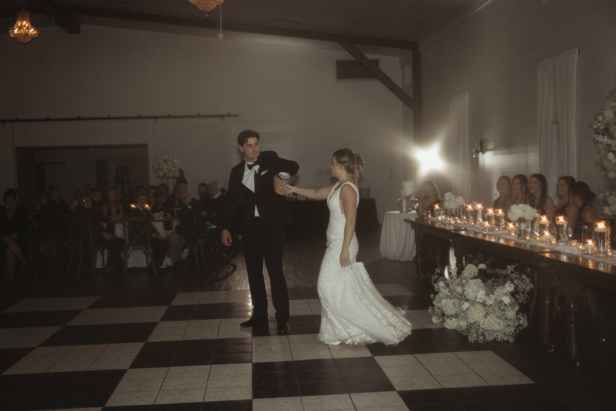 natalieandgarrettweddingar_emilyarwinephotography-714