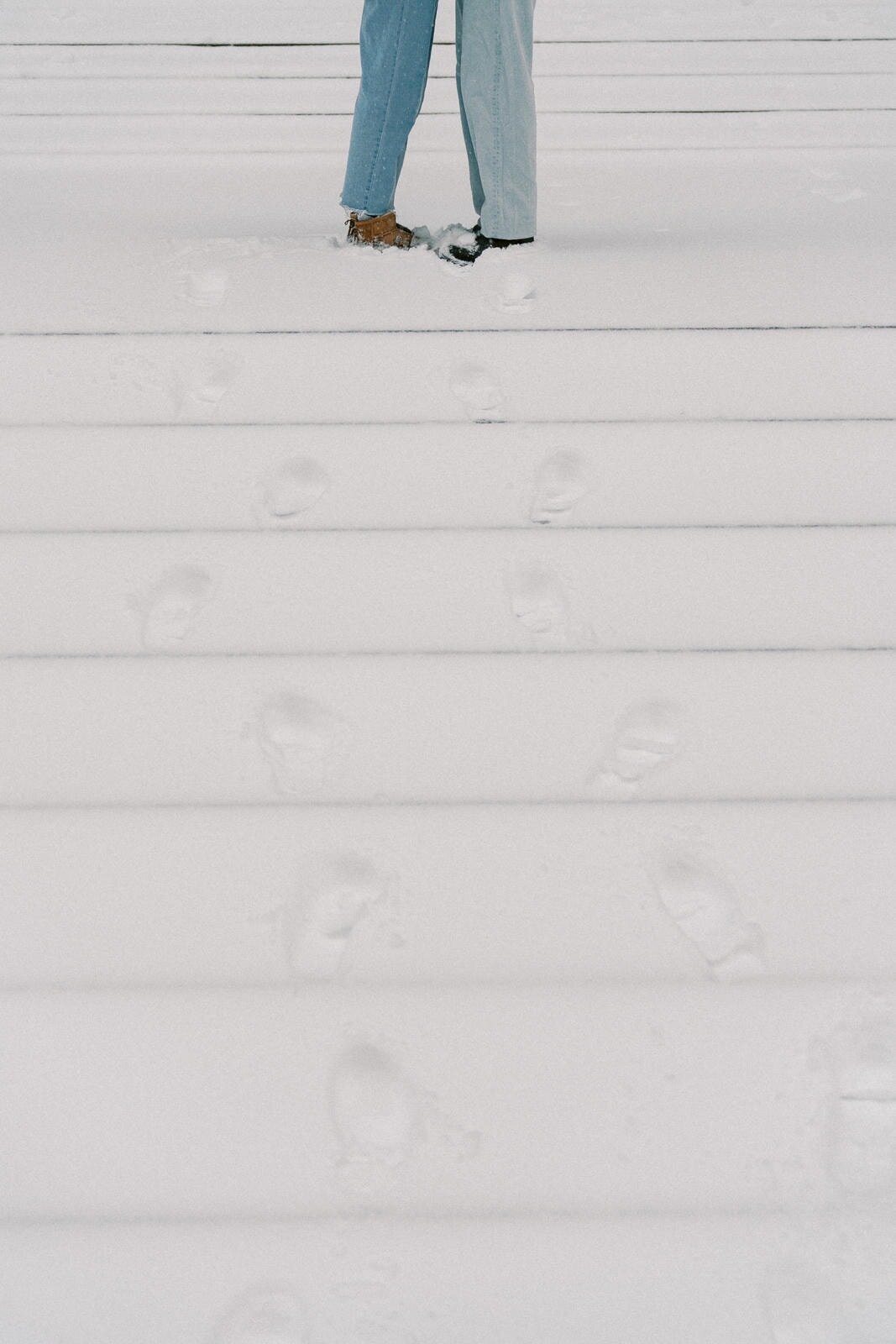E10-Winter-snowy-engagement-photoshoot-in-Toronto-Zhan-and-Tina-2025-02-16-2500px-1074