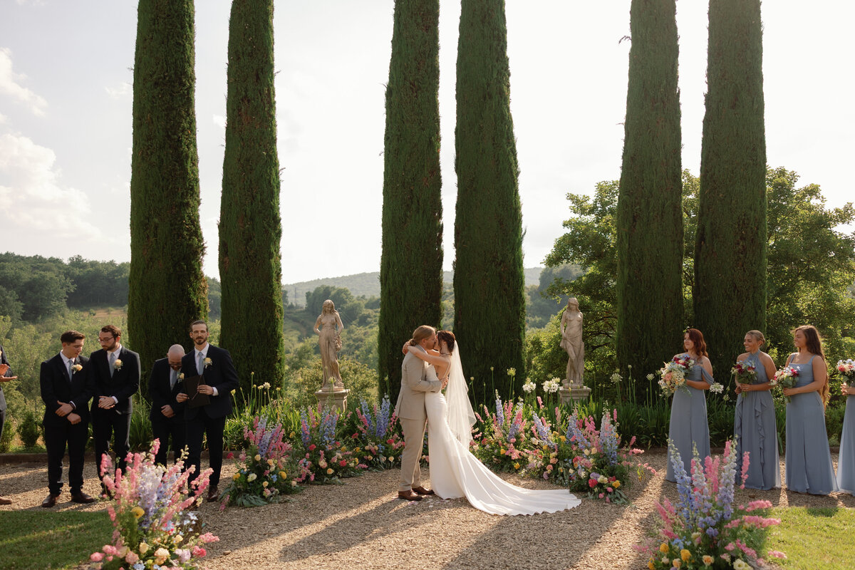 The kiss moment after saying 'I do' at Villa La Selva