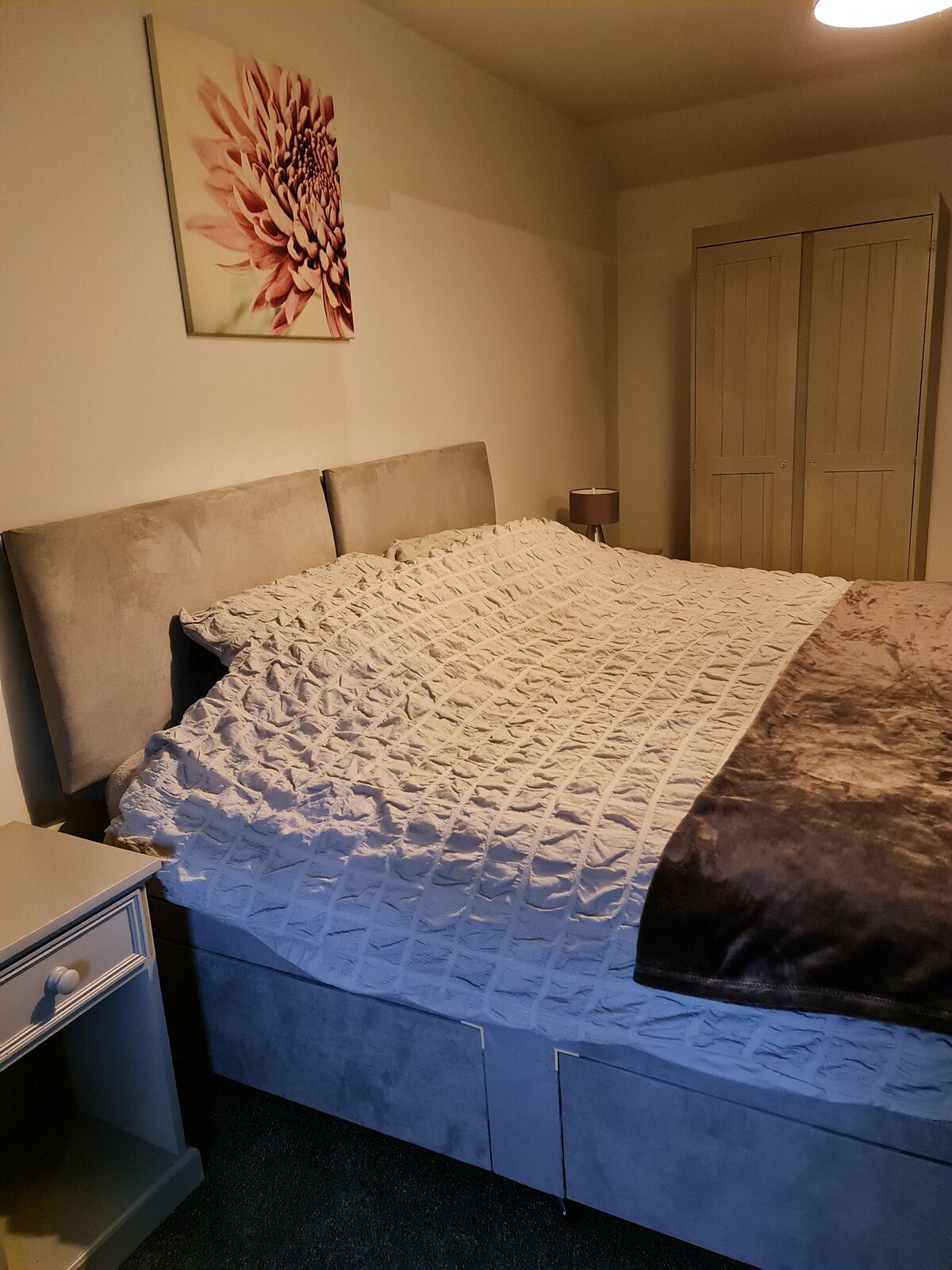 curlew_cottage_twin_bedroom_004