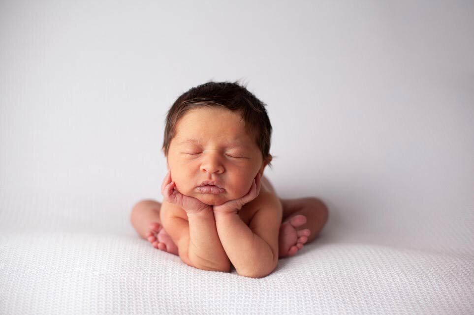4-things-to-consider-when-choosing-a-newborn-photographer
