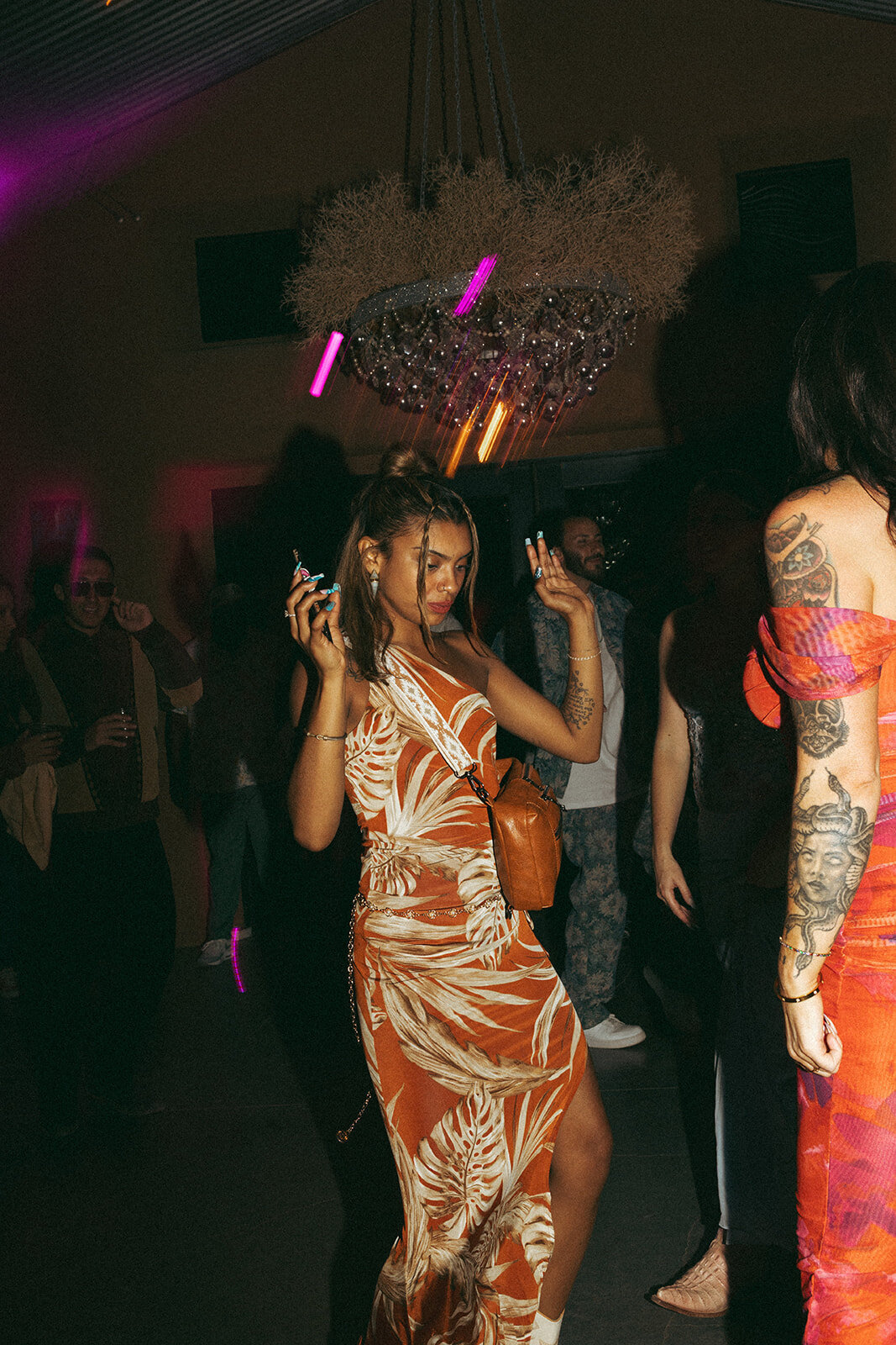 Faye-Fern-Creative-GoldenVibesPhoto-Sacred-Sands-Joshua-Tree-Wedding-Richie-James-Clara-Critchfield-Dance-Party-73