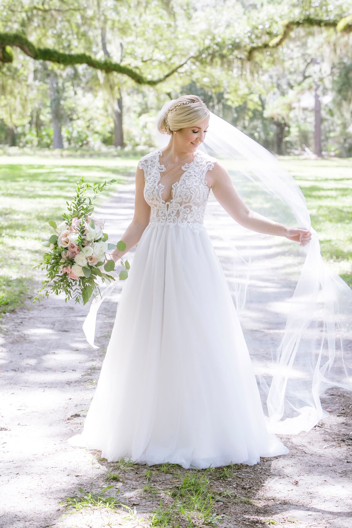 Romantic Wedding Flowers at Sea Pines, Hilton Head Island, SC | Wedding and Event Florist | Lisa Staff Photography | Coastal Floral & Events