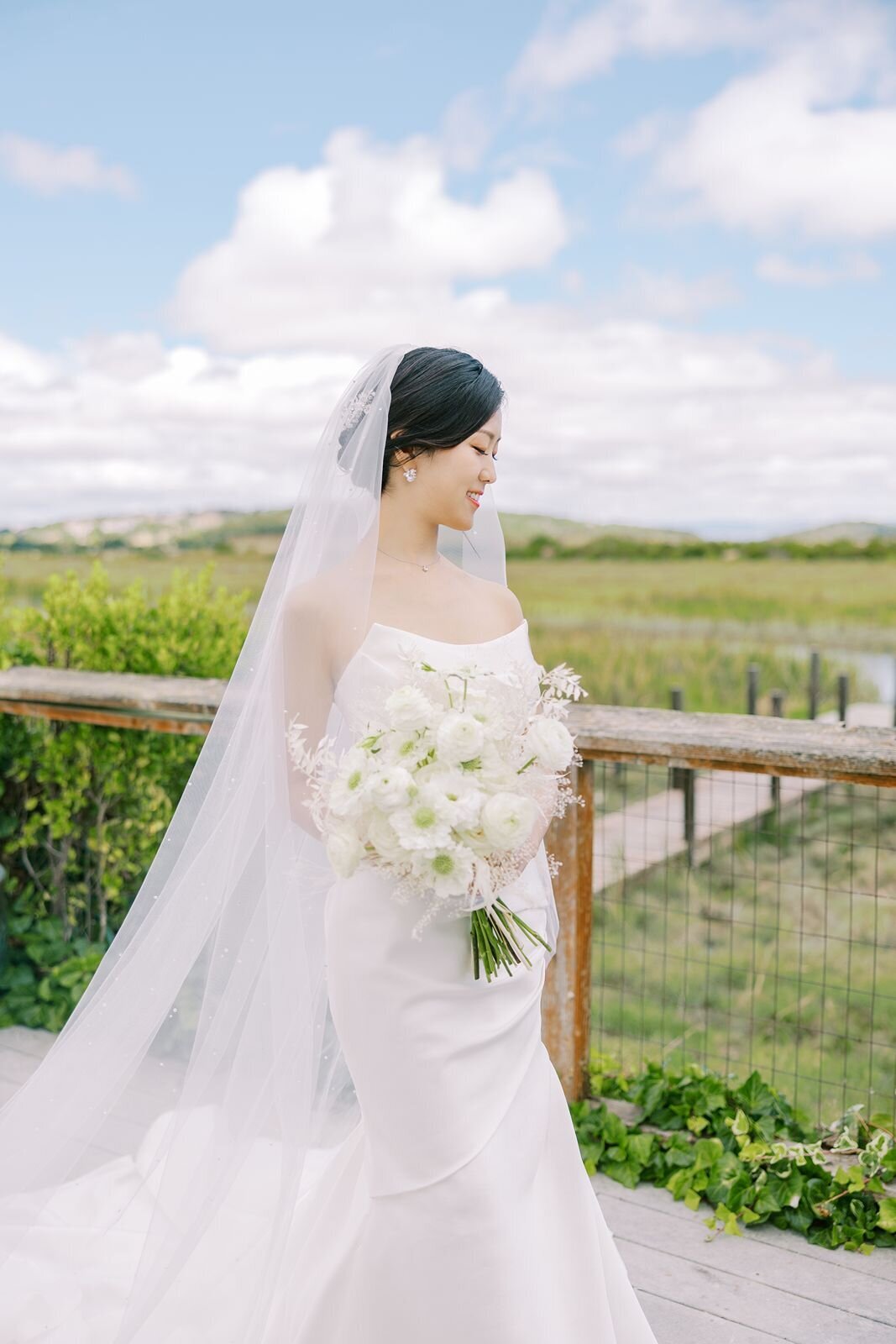 bridal-with-white-bouquet