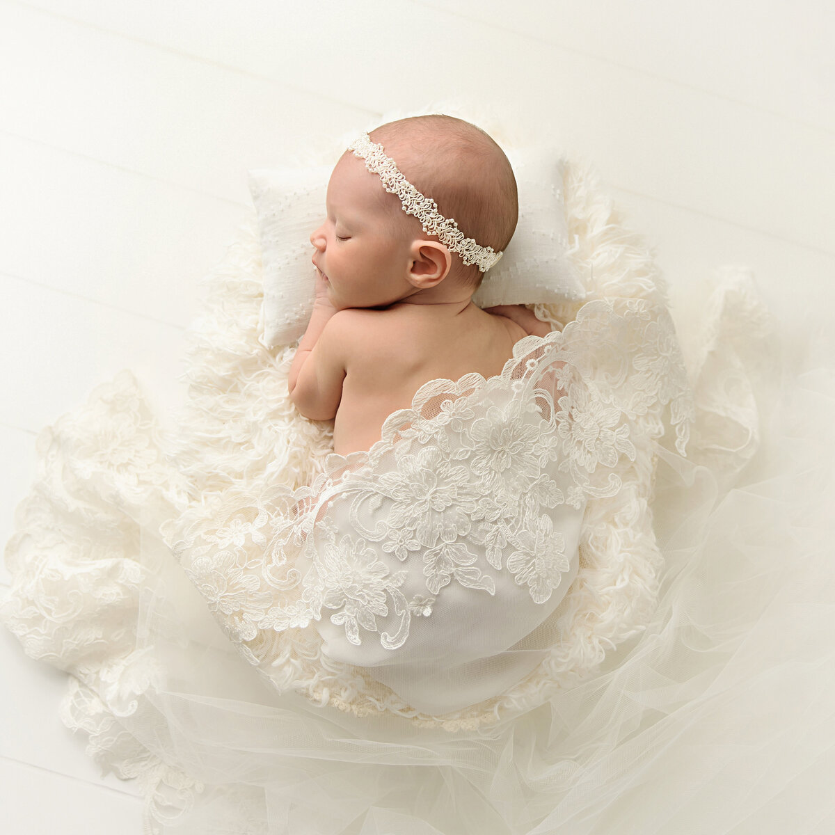 Best-affordable-simplistic-posed-newborn-keller-dfw-baby-newborn-photographerLAN_5870E2