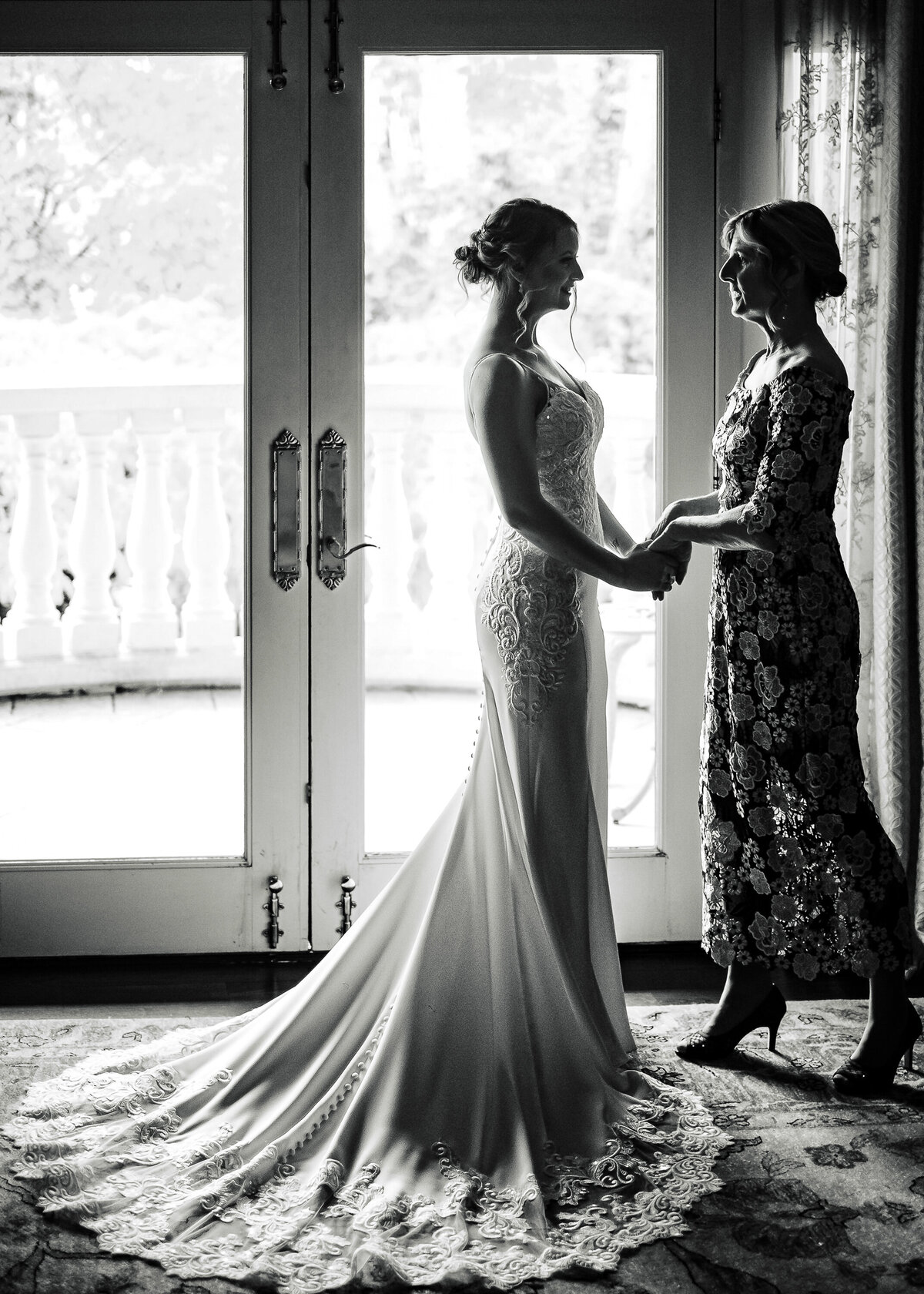 Find inspiring wedding photos from Westmount Country Club by Ishan Fotografi.