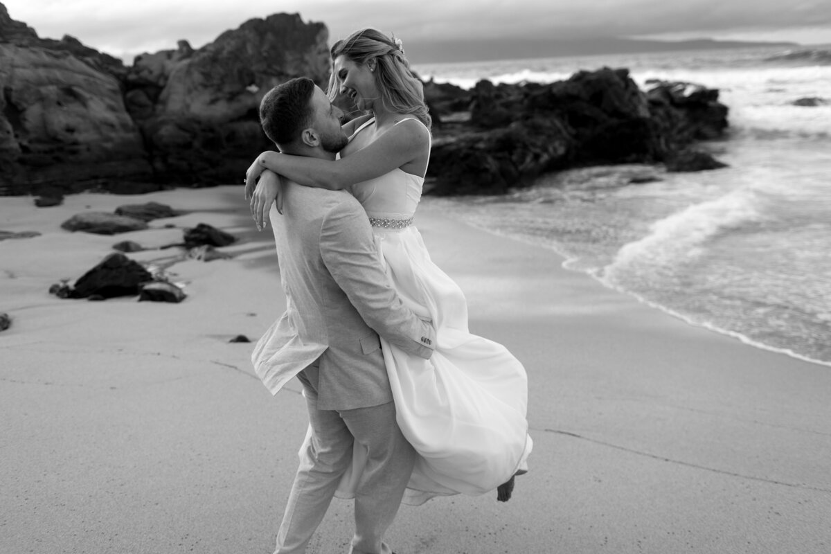 Kendall_Dylan_Magical_Hawaii_Elopement-2-152
