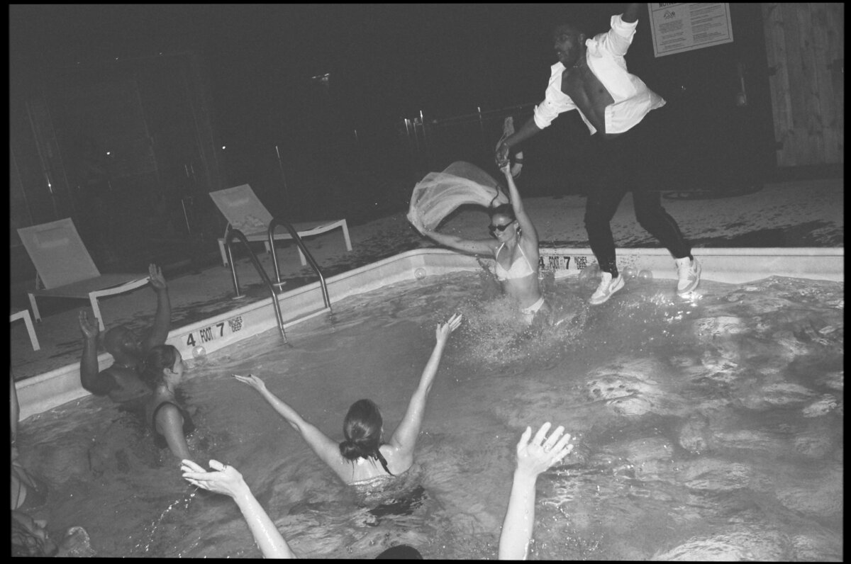 kodak_400_bw_Julian x Avery and Stef_27681_106531_239751_002385550020