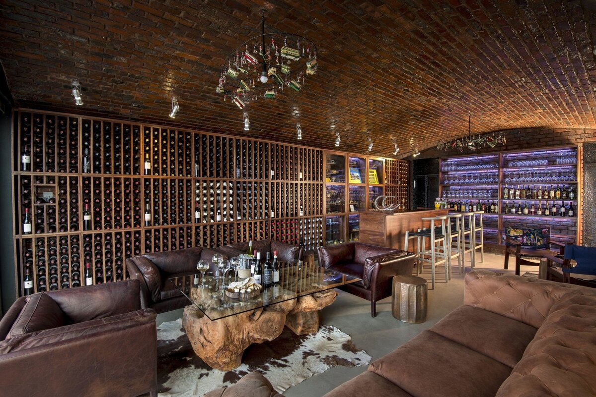 matetsi-river-lodge-facilities-wine-cellar-01