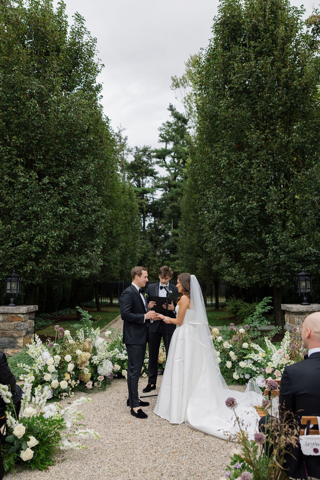 floral-altar-for-outdoor-wedding-ceremony-greenwich-ct