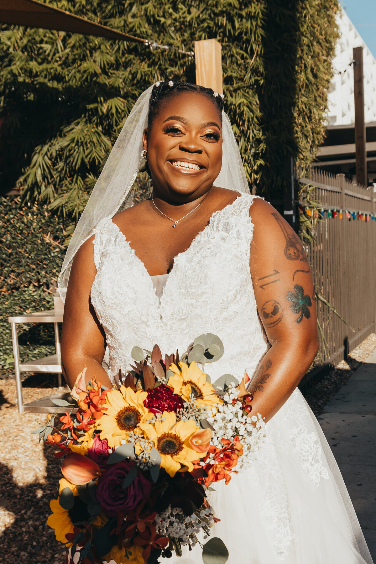 ariel-amir-photo-green-bench-elope-tampa-chantilly-chic-celebrations-1