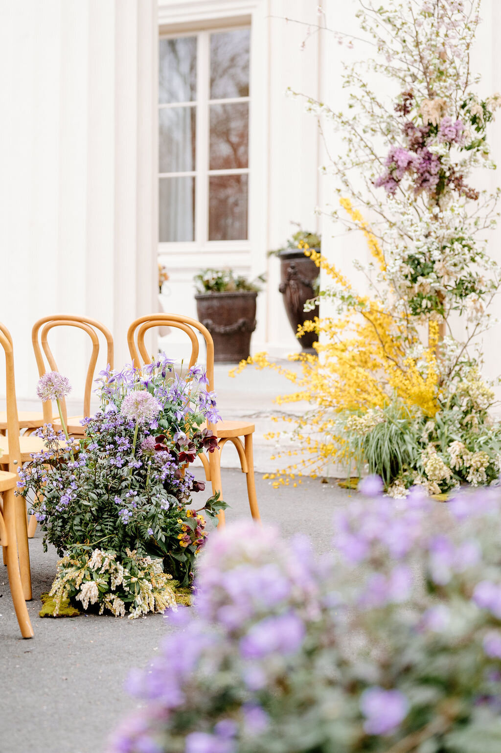 purple-spring-wedding-flowers-at-wadsworth-mansion-ct