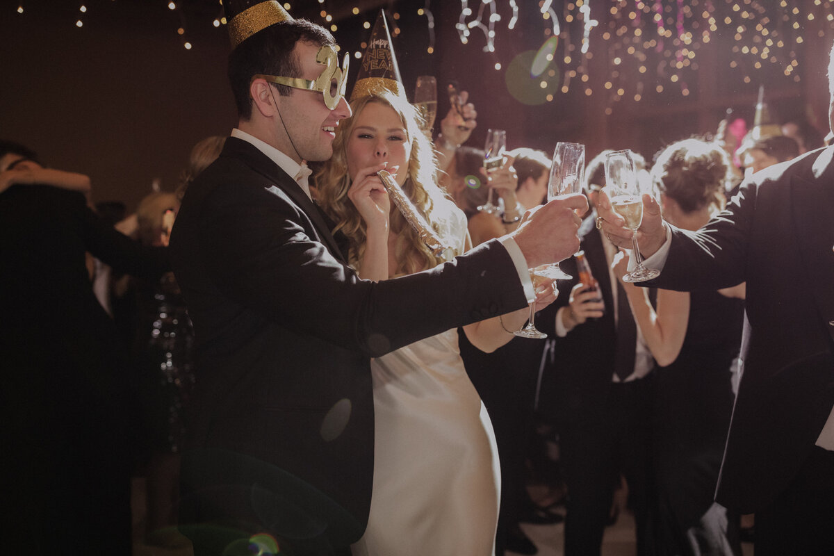 teagan-ryan-wedding-toronto-art-gallery-of-ontario-fairmont-royal-york-new-years-eve-54