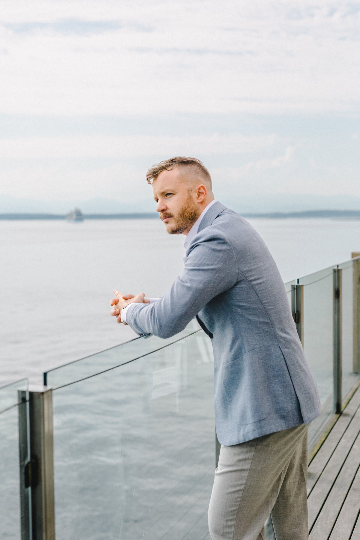 A Glamorous Wedding At The Edgewater Hotel With Pops Of Champagne, Pearls, And Nostalgia-Seattle Bride Real Wedding Submission By Something Minted-20