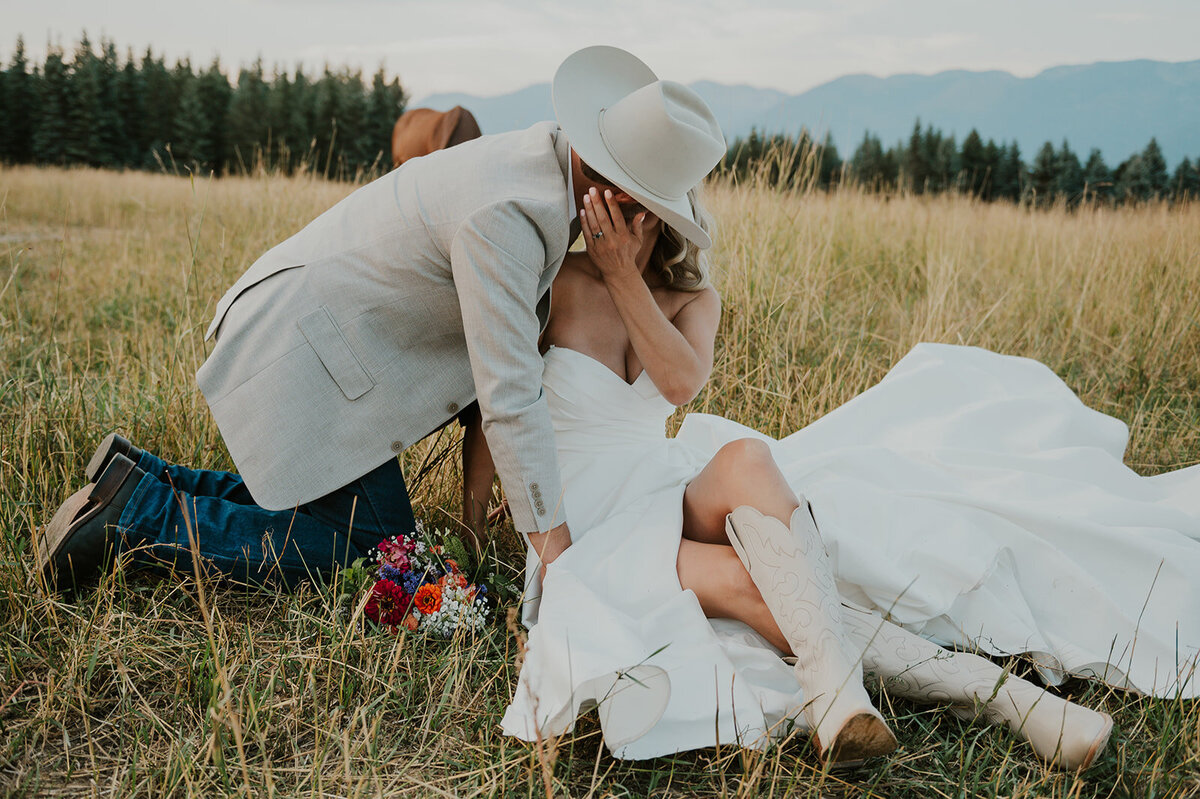 presley-gray-luxury-western-montana-wedding-8917