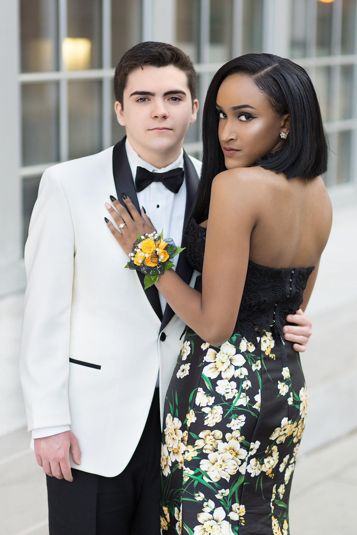 Hoover High School prom couple poses in Birmingham, AL.