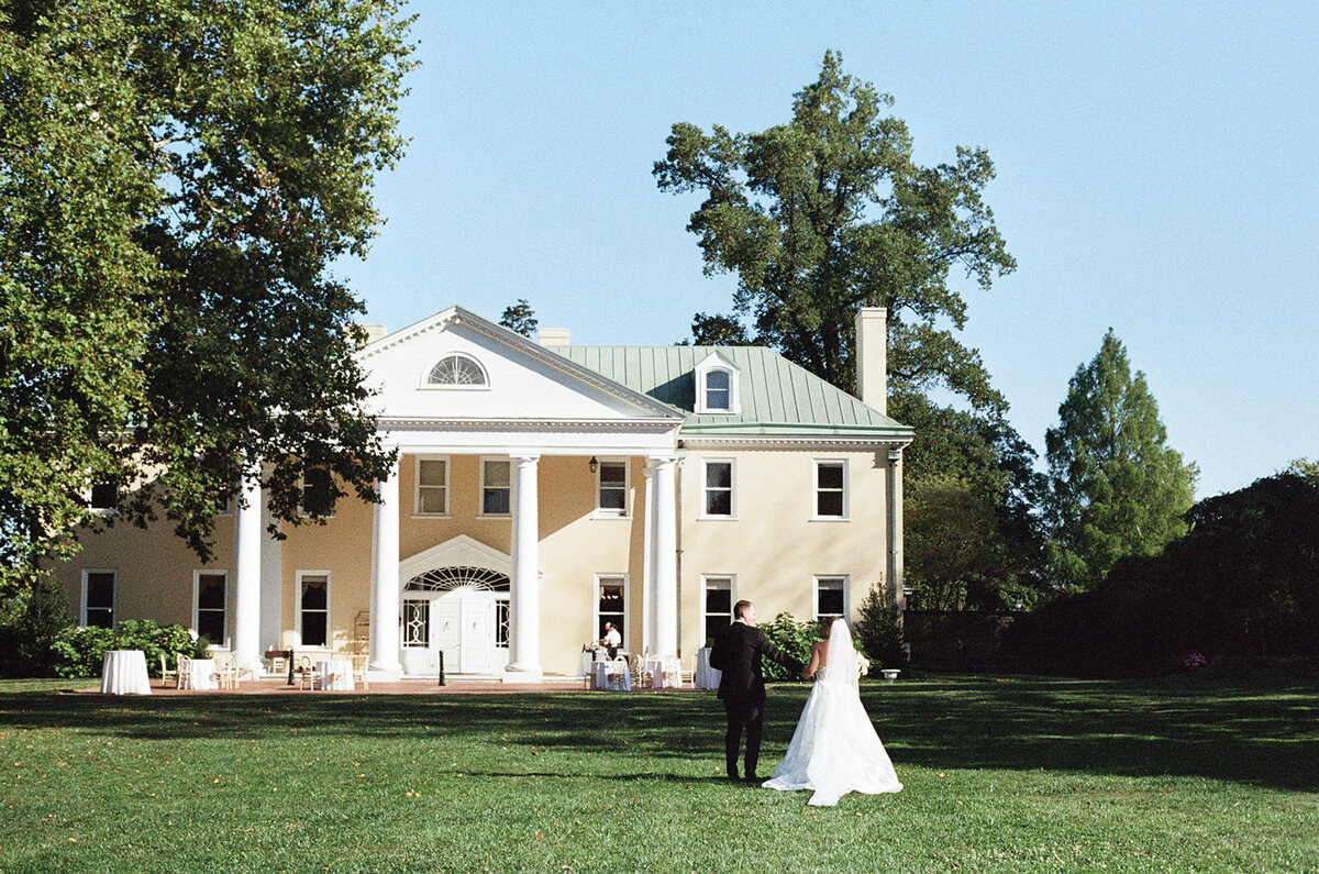 Grace-Brown-Photography-Bellevue-Hall-Tented-Wedding_055