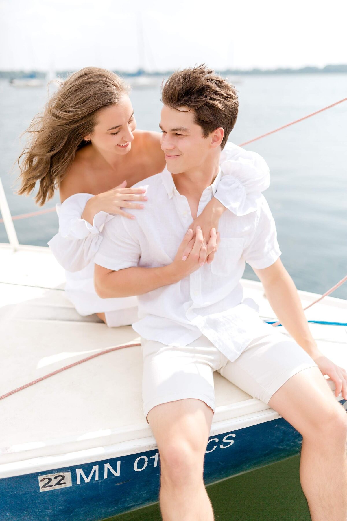 MN-best-photographer-wedding-engagement-near-me-alexandra-robyn-beach-engagement_0034