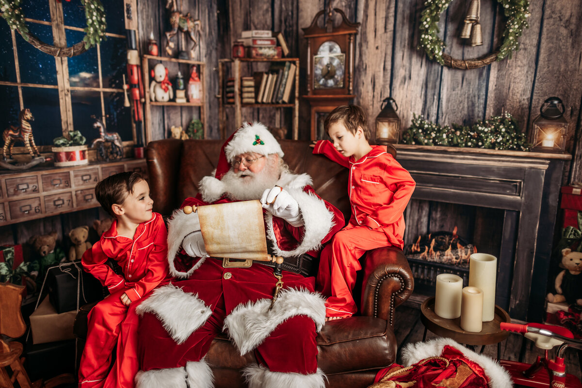 Huntsville Alabama Mini Sessions Christmas Holiday Themed Santa Baking Studio2