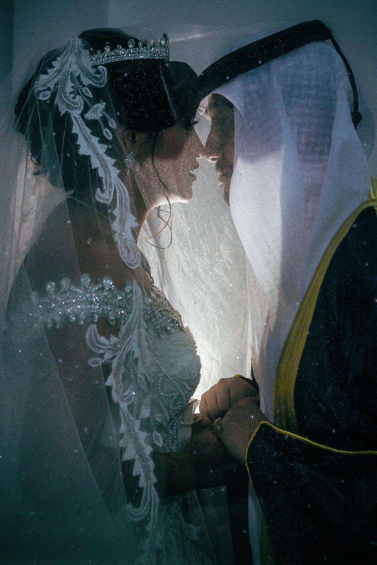 ABU-DHABI-ARABIC-WEDDING-PHOTO-SASKIA-MARLOH-PHOTOGRAPHER-299