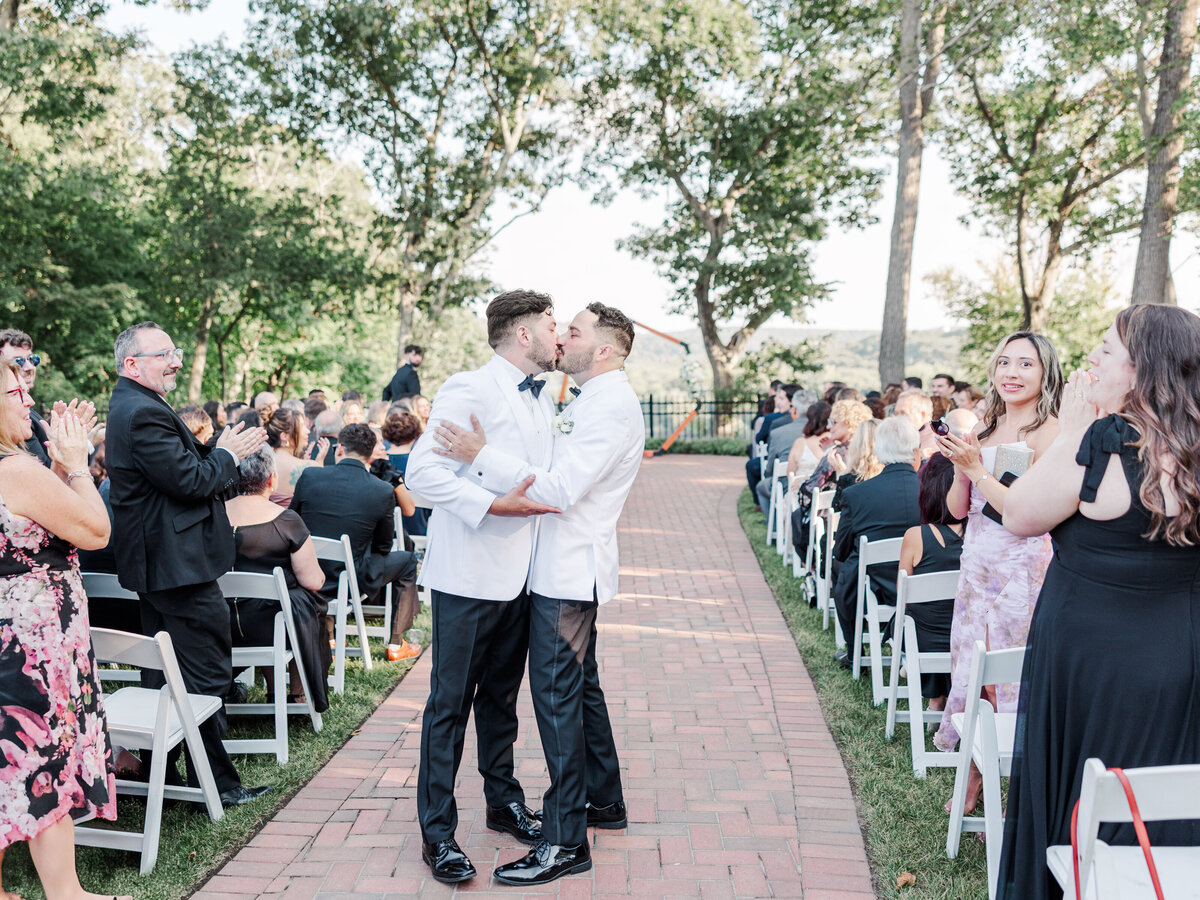 brittany-graf-photography-andrew-anthony-wedding-saint-clements-castle-portland-ct-68
