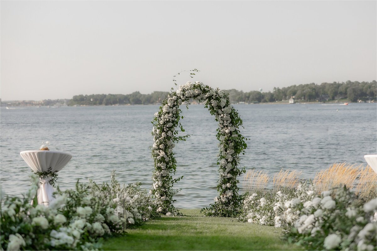 Lake-Minnetonka-Backyard-Wedding_0831