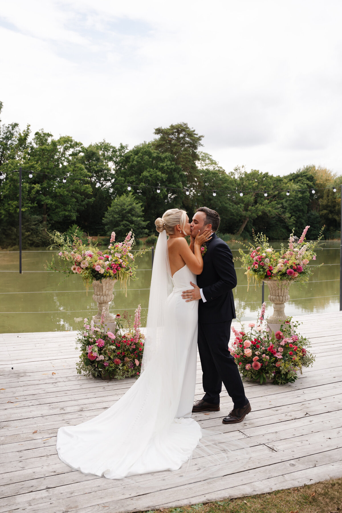 GraceDovePhotography_Matt&EmmaWedding_barnsandyardwedding-54