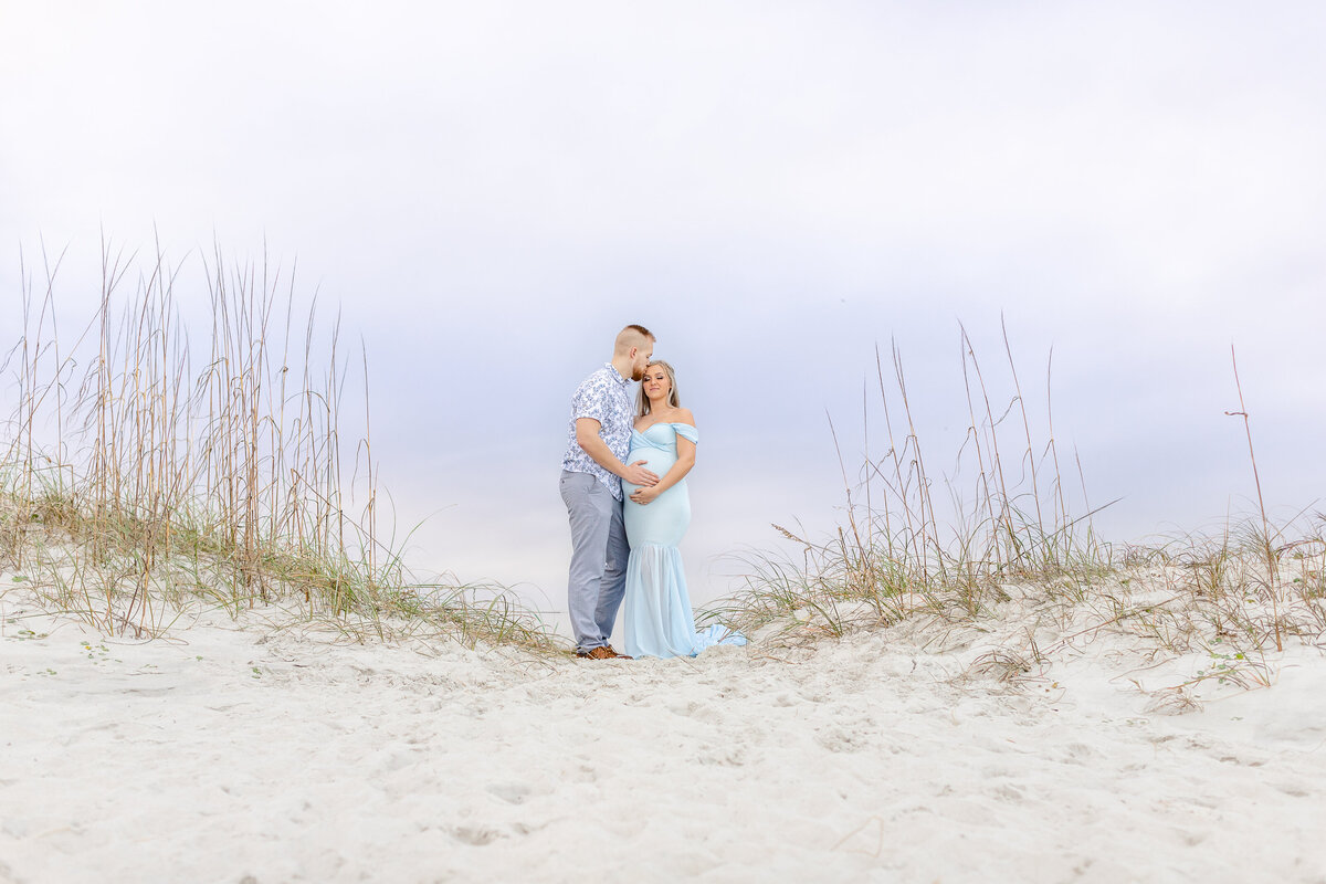 maternity session on the beach