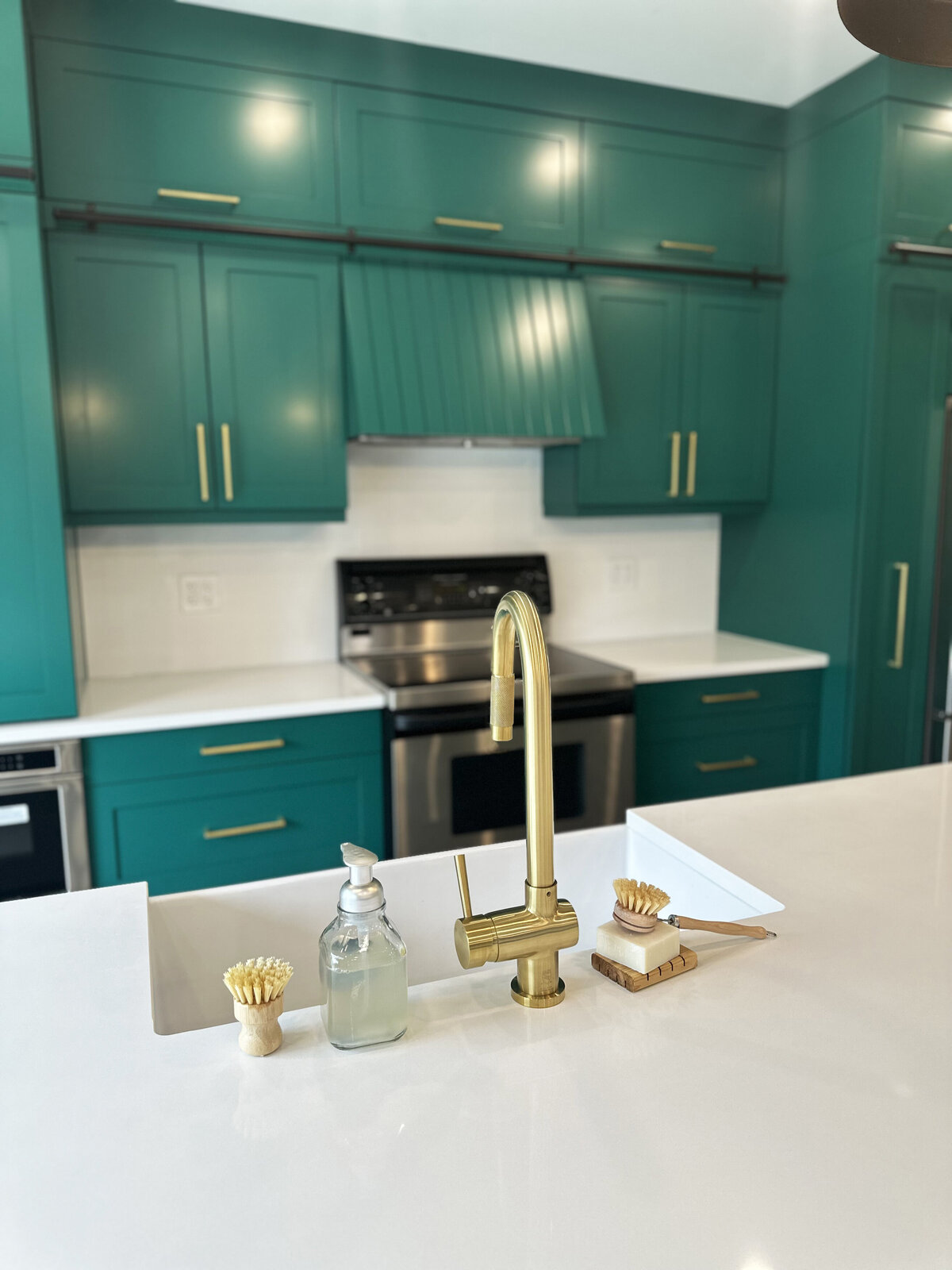 Emerald Green with Envy Kitchen Renovation Interior Design (18)