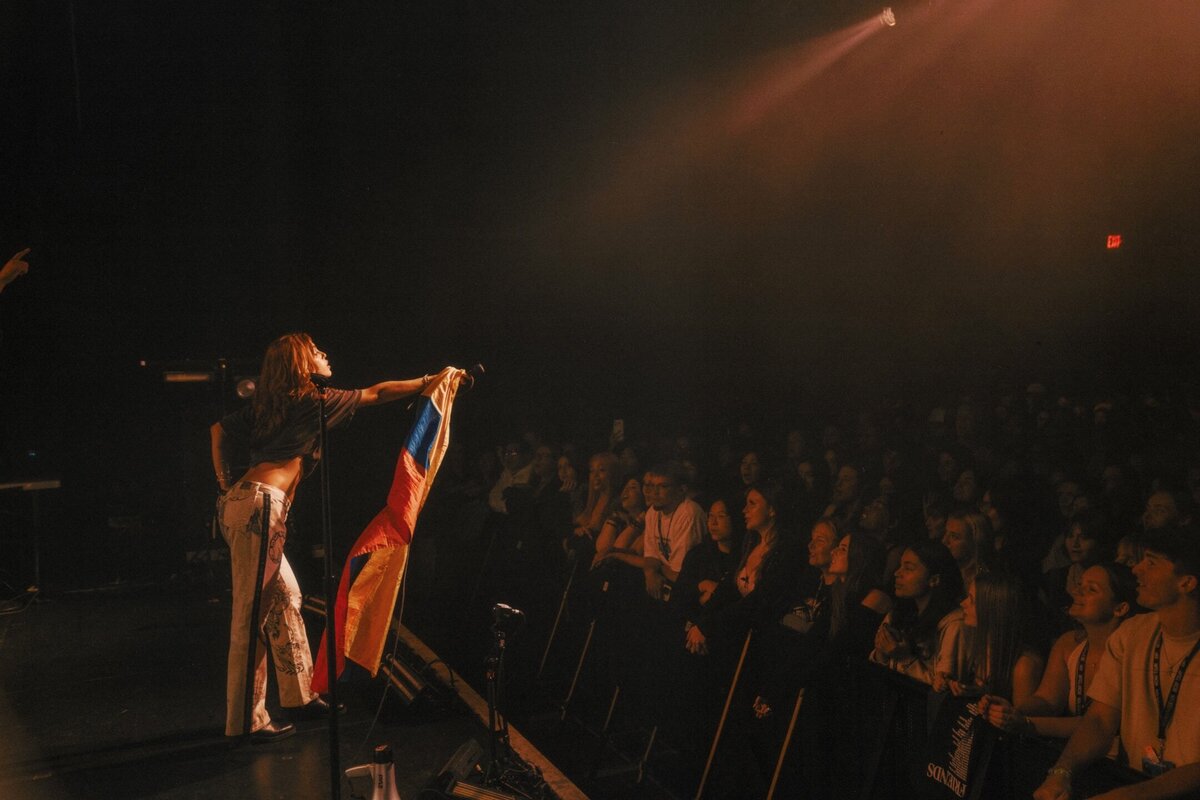 5B48E939-4719-4785-AA86-4040F96EA851