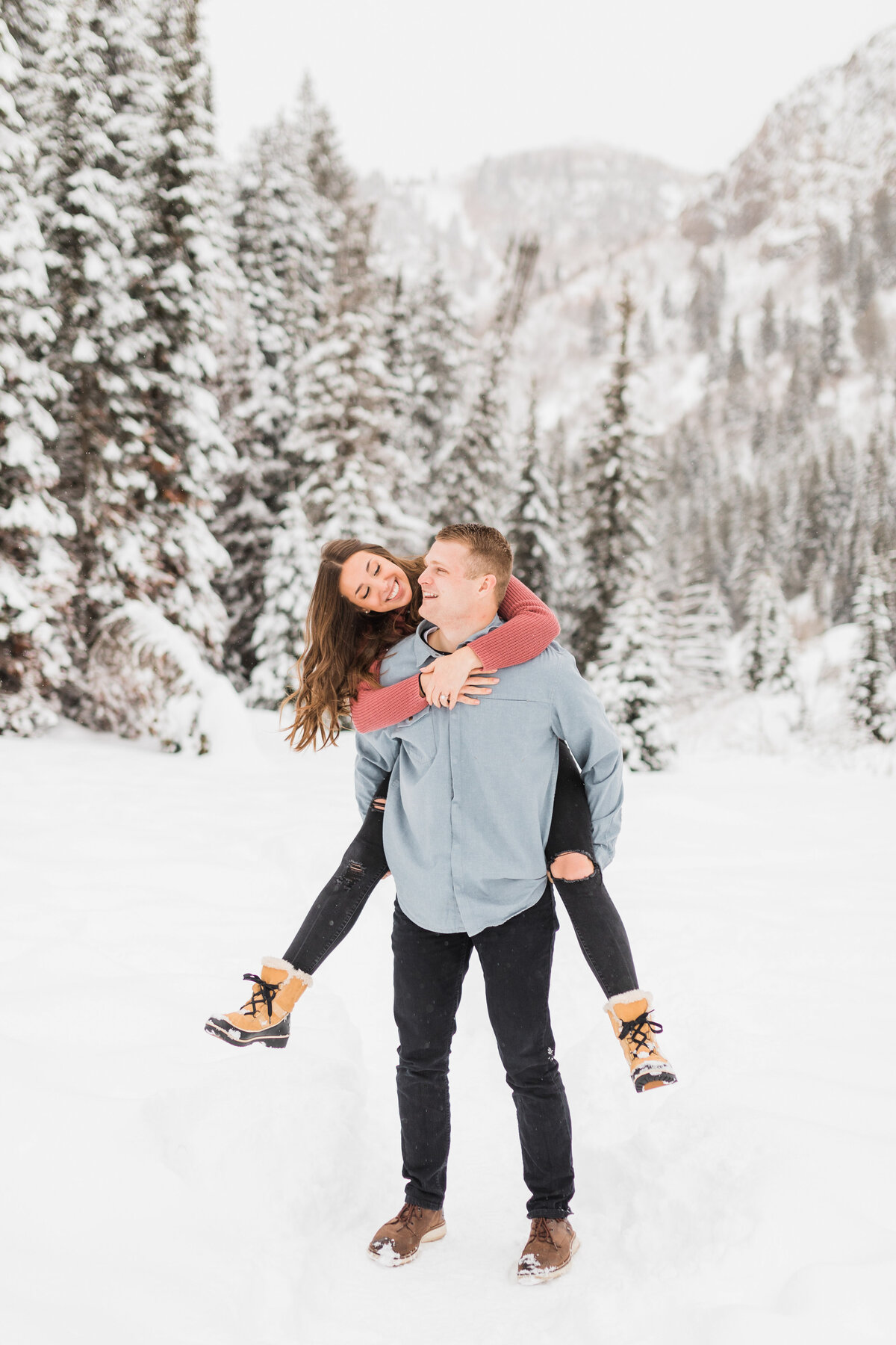 Photography-by-Tasha-Rose-Utah-Mountain-Winter-Engagements