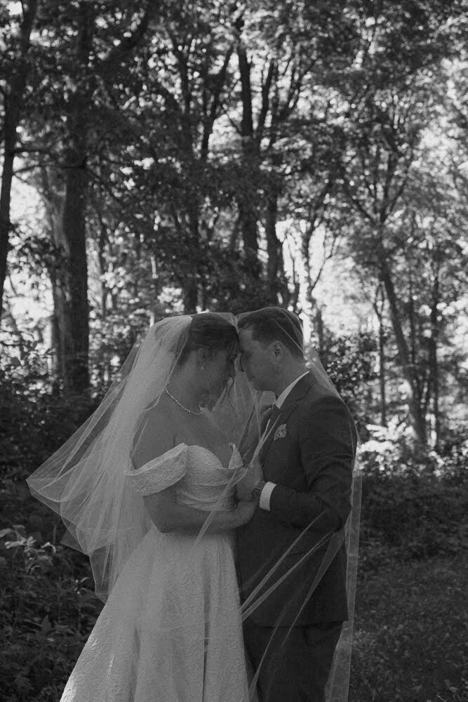 Nichole-Babiez-Photography-wedding-photographer-lincolnshire-marriott-forest-preserve-modern-elegant-whimsical-luxury-editorial-destination-35
