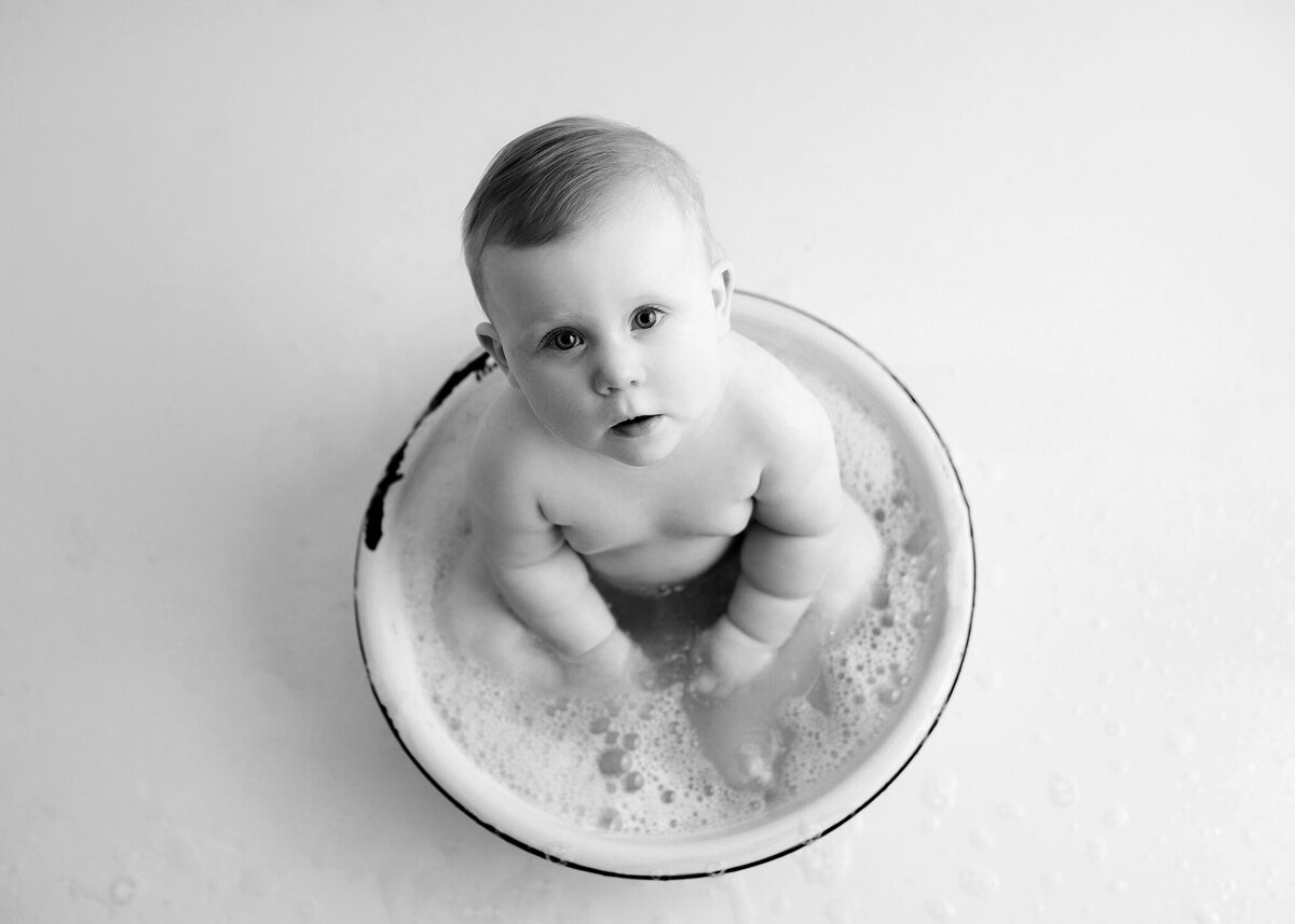 Best Edmonton Baby and Cake Smash Photography_Kelsie Kelly Photographer 2024 (2)