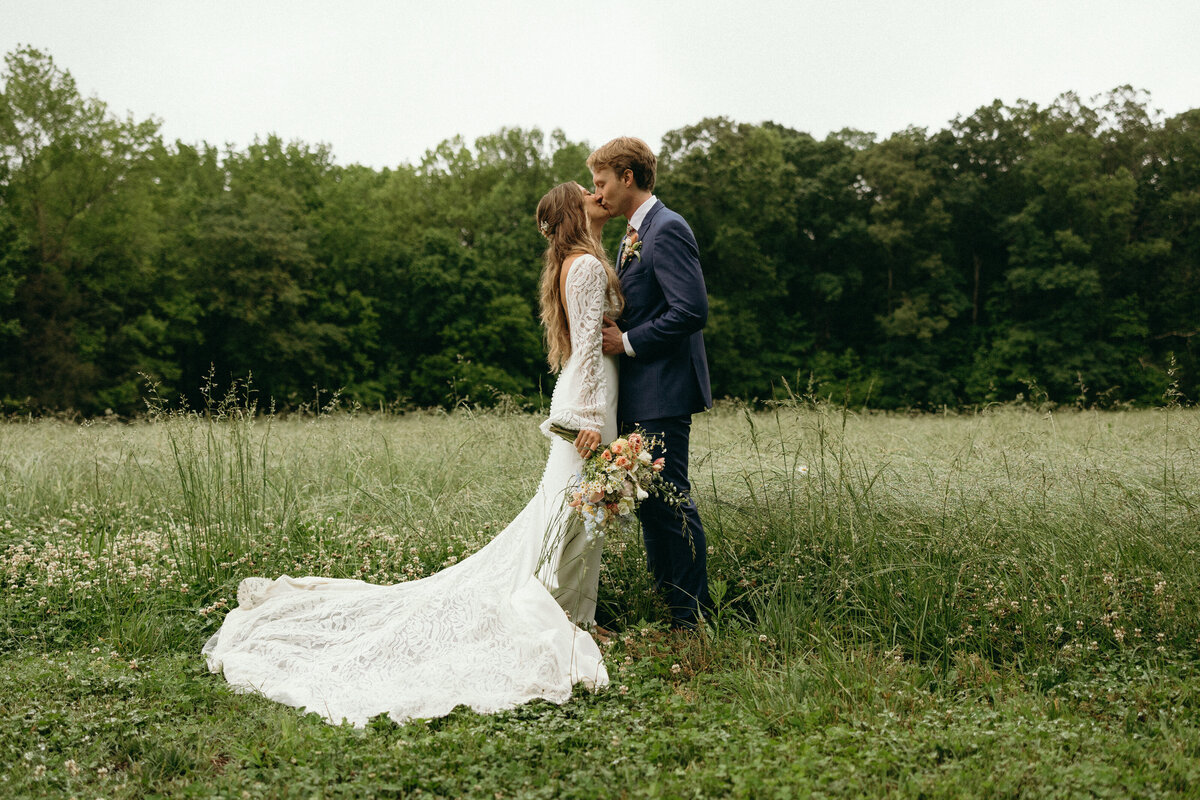 Outdoor Virginia Wedding Portraits by Virginia Wedding Photographer