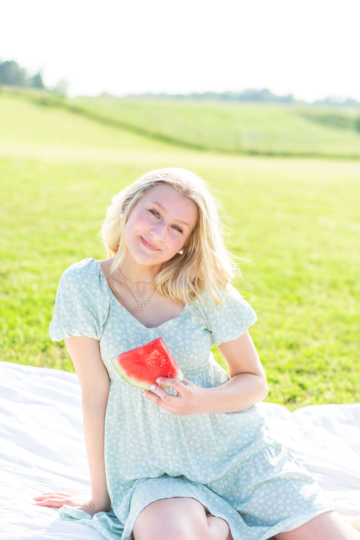 Spring Picnic Styled Senior Photoshoot22