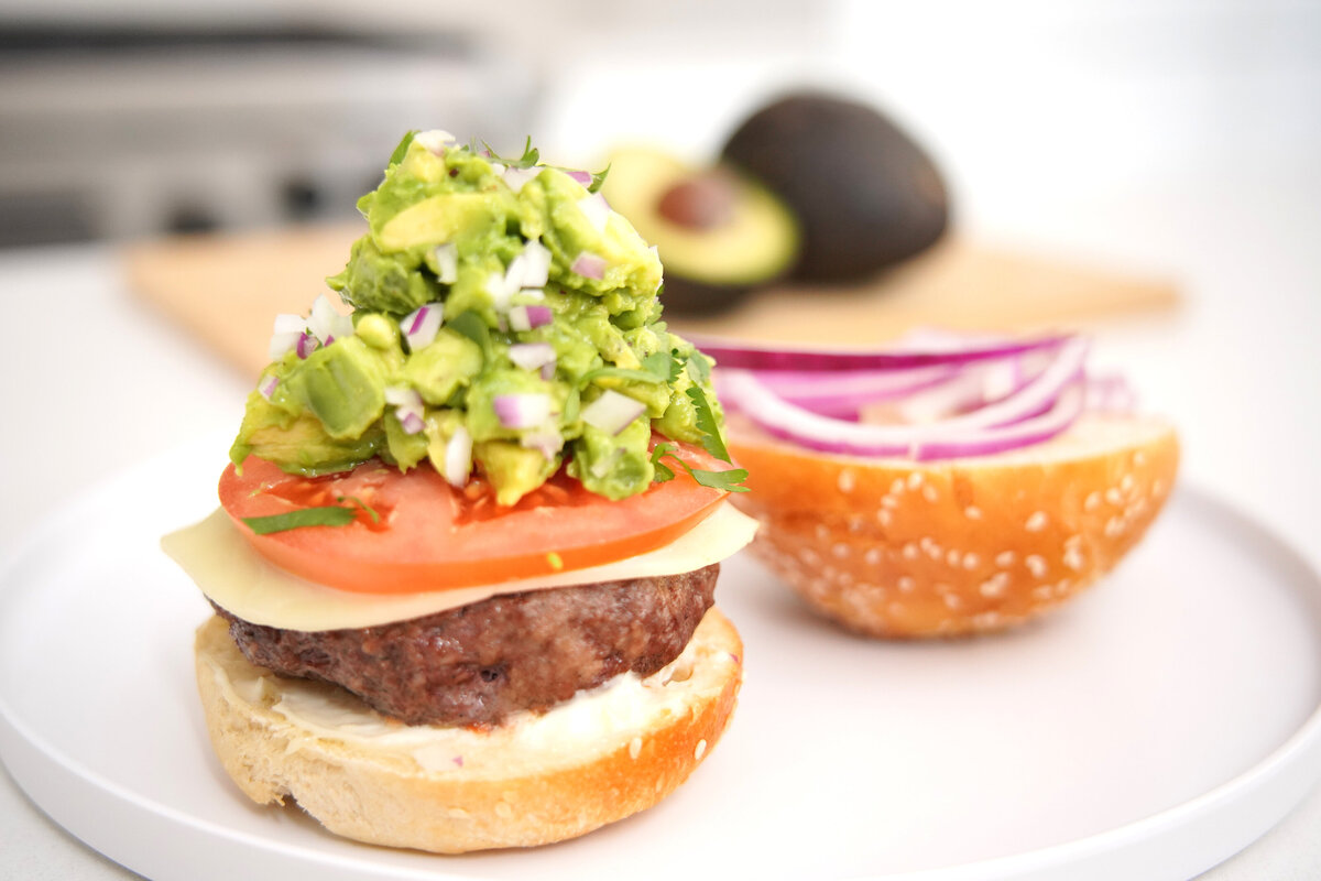 MC_BSB00356_GuacBurger_4500x3000