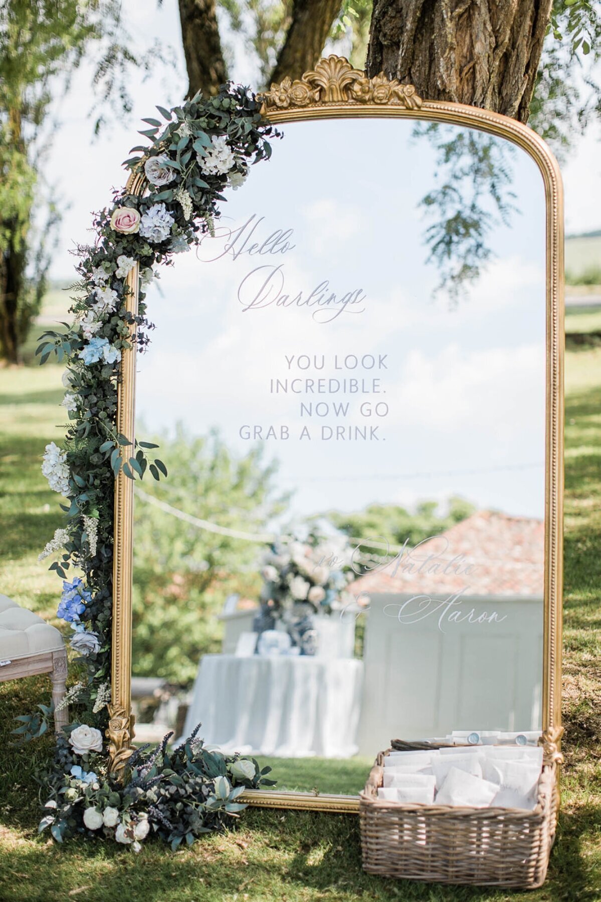 wedding-mirror-welcome-sign